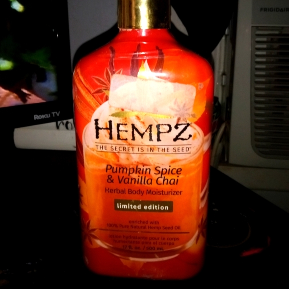 5 bottles of hempz lotion!!! One completely full others are 3/4ths full!!
